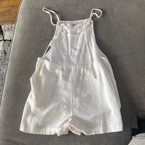 White pocketed romper white small